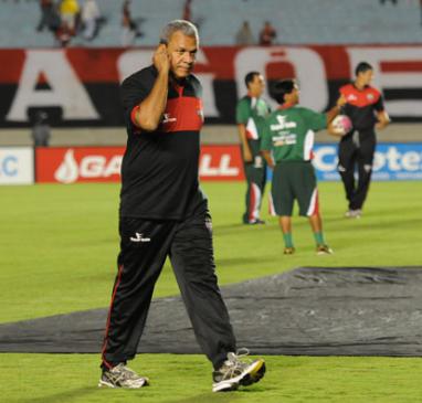 Série B: Com Hélio dos Anjos em alta, Atlético-GO já se prepara para jogo atrasado