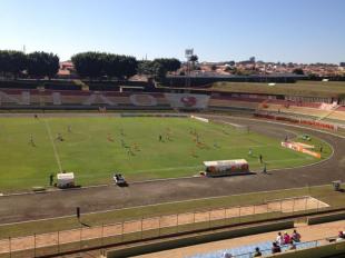 Jogo entre União São João e Atibaia