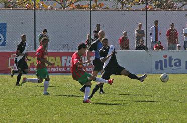 Partida entre Portuguesa Santista e Pirassununguense