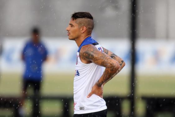 Corinthians recebe proposta da China, mas segura Guerrero