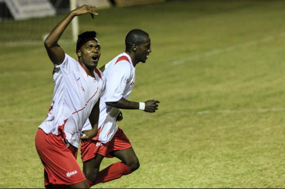 F: Luis Eduardo Ledsilco