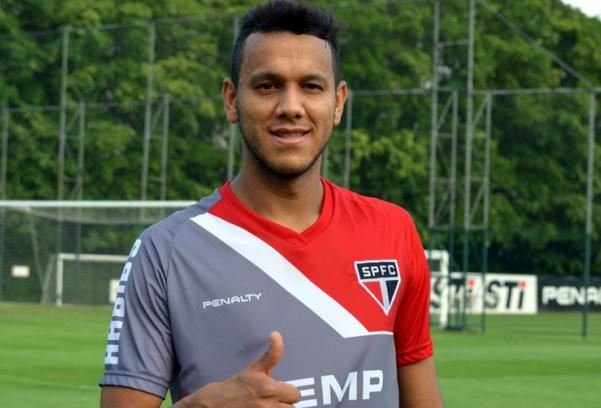 Souza é titular absoluto do São Paulo