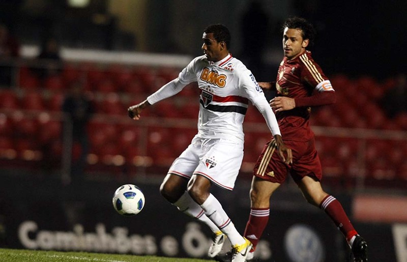 Avaí anuncia contratação de zagueiro João Filipe, do São Paulo