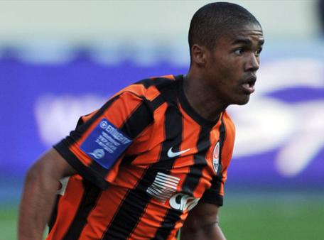 Douglas Costa resolveu falar