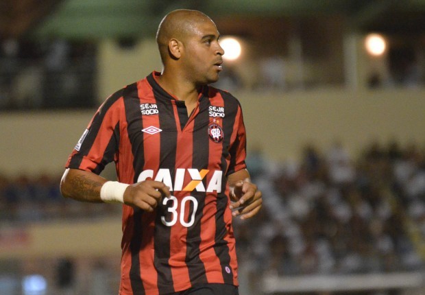 Rejeitado no Brasil, Adriano Imperador negocia para defender o Terracina