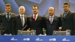 Dunga é oficialmente apresentado como técnico da Seleção Brasileira