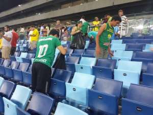 Série C: Torcida do Cuiabá adota método japonês e limpa setor Leste da Arena