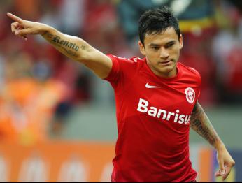 Áranguiz machucou-se para a partida contra o Bahia