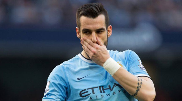 Inglês: Negredo é operado e desfalcará City por até três meses