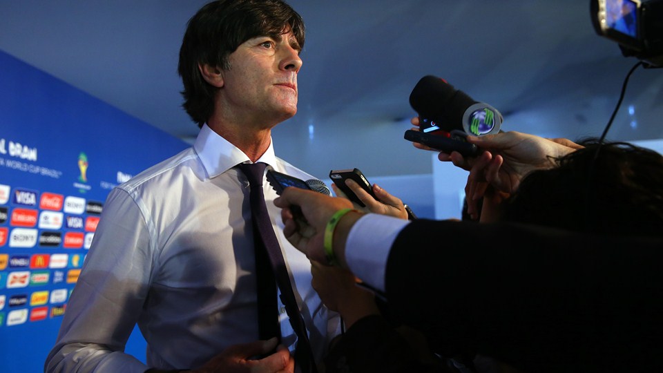 Joachim Löw diz que seguirá no comando da Alemanha até 2016