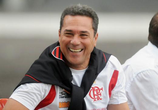 Flamengo demite Ney Franco e contrata Vanderlei Luxemburgo