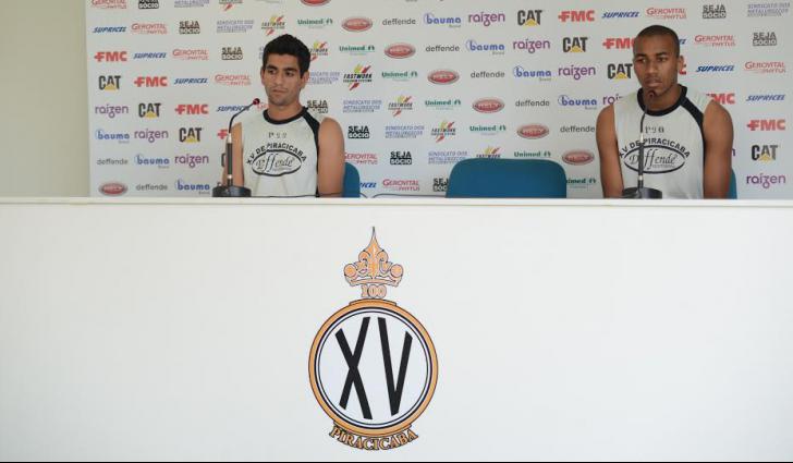 Iago e Juliano concederam entrevista coletiva da equipe do XV