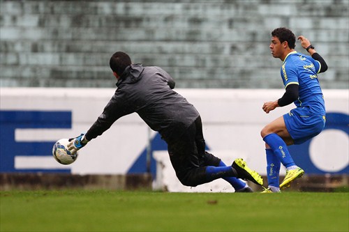Titulares do Grêmio perdem por 7 a 0 no treino coletivo