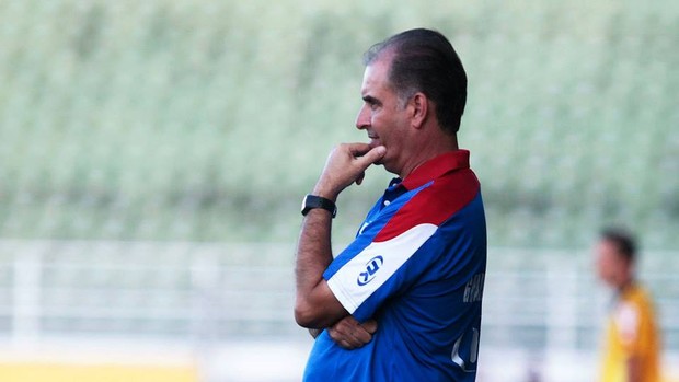 Após fazer história no Guaratinguetá, Carlos Octávio analisa propostas