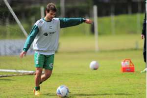 Série C: Após grave lesão, Fabrício volta a treinar no Juventude
