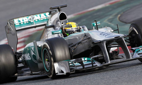 Fórmula 1: Hamilton volta a liderar treino e Massa repete 10º lugar