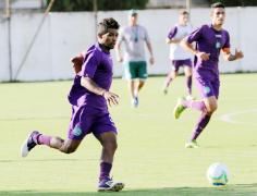 Série C: Oliveira vira titular do Guarani na reabertura do Brinco de Ouro