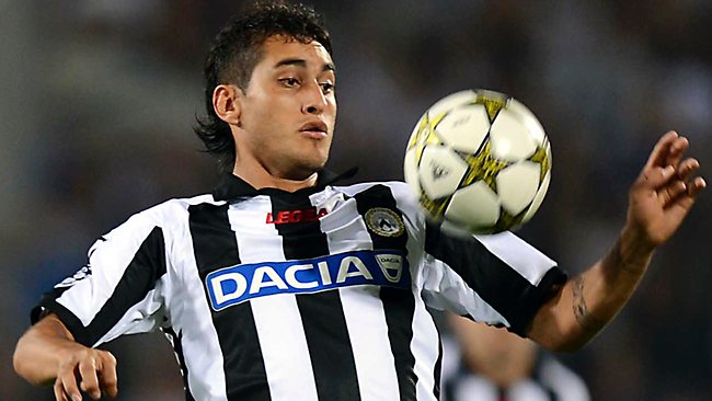 Italiano: Udinese empresta atacante Roberto Pereyra à Juventus