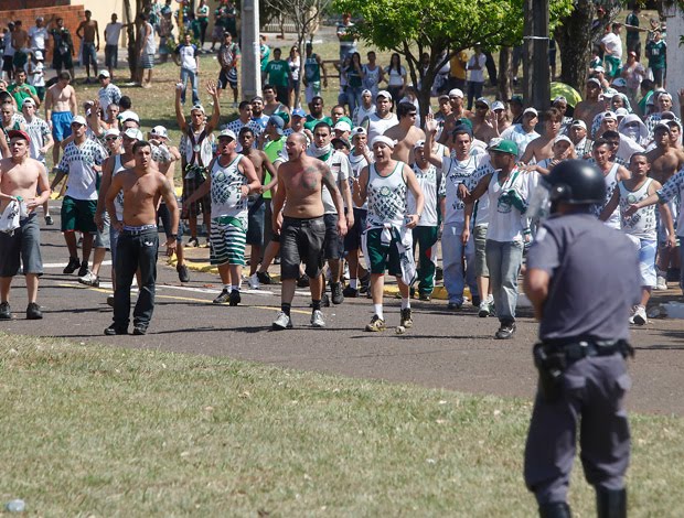 Organizada do Palmeiras desafia PM e ignora acordo