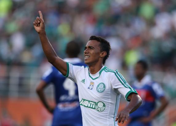 Hora do adeus! Juninho deixa o Palmeiras e acerta com o Fluminense