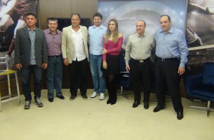 Jornalistas de sucesso e convidados especiais são marcas do Cadeira Cativa