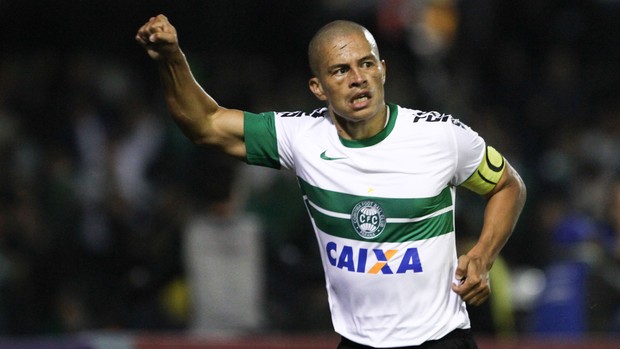 Malhando em ferro frio… Kaká, Alex…