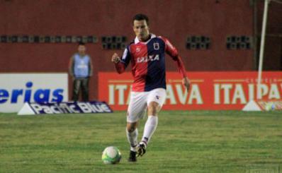 Gustavo na partida contra o ABC