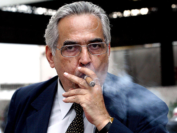 Eleição no Vasco é adiada de agosto para novembro e Eurico Miranda se revolta
