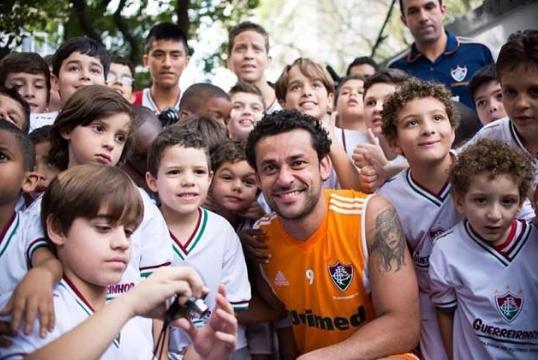 Fred treina e pode reforçar Fluminense no domingo