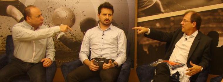 Artur Eugênio (à esquerda) e Nilso Moreira. presidente do Penapolense: debate acalorado e produtivo - Fotos: Eduardo Júnior