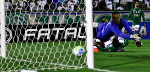 Sem dinheiro, o jeito é o Guarani seguir com Evaristo; e que os mais experientes o ajudem