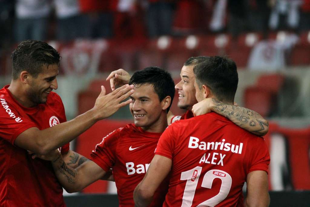 Sevilla demonstra interesse em Aránguiz