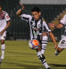 Dudu, atacante do Figueirense, vira arma do Kashiwa Reysol, do Japão