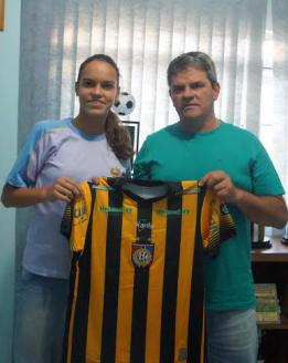 Presidente Helmute e a atleta Ana Vitória