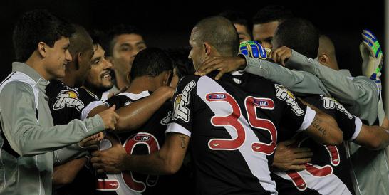 Vasco não jogou bem, mas a Ponte Preta não suportou a pressão e perdeu de novo