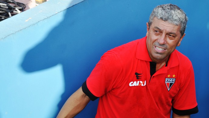 No mercado, Gilberto Pereira aguarda propostas para o segundo semestre