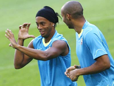 Após deixar o Galo, Ronaldinho fica perto do New York Red Bulls