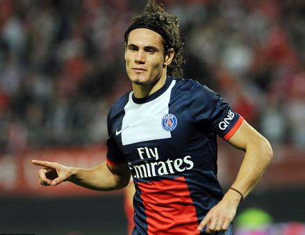 Cavani segue como atacante do PSG