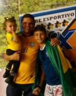 Apresentador Silvio Silva recebe os telespectadores