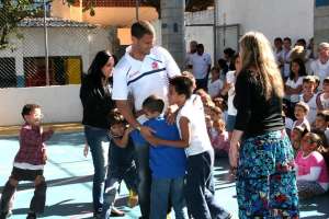 Série D: Alunos recebem atletas do Penapolense com empolgação