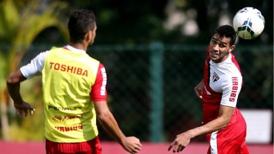 São Paulo deve jogar com 3 atacantes contra o Criciúma