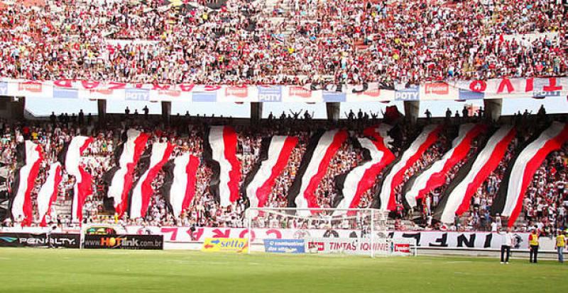 Mesmo com uma torcida imensa, Santa recebe migalhas