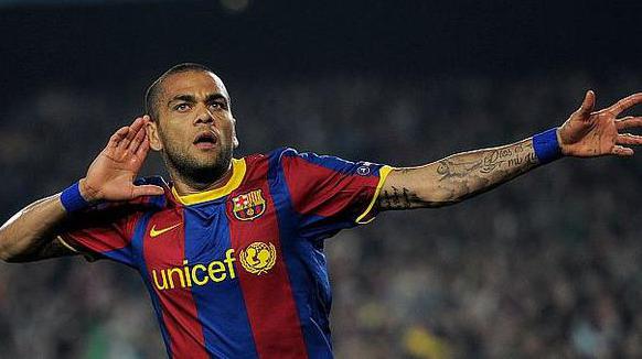 Daniel Alves deve deixar o Barcelona nos próximos dias