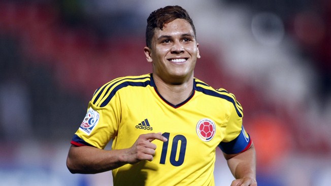 Arsenal promete novas contratações, mas nega Quintero