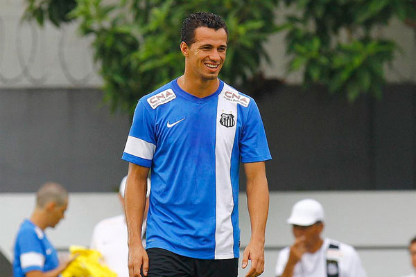 Sem dores, Leandro Damião deve ser reserva no domingo