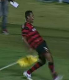 André Luis marcou mais um gol pelo Atlético-GO