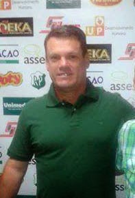 Goianão: Ito Roque finaliza trabalhos para jogo de líderes