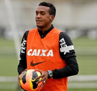 Na degola, Flamengo negocia com Edenílson, da Udinese