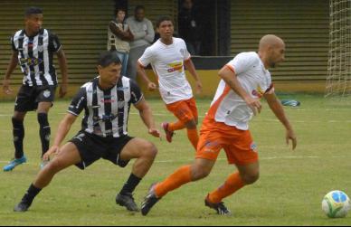 Tupi empata com o Duque de Caxias - F: Vitor Costa