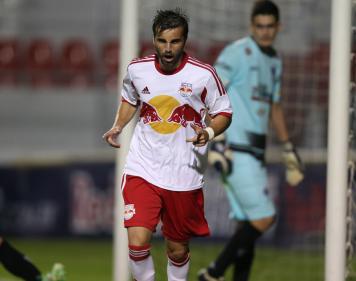 O Red Bull venceu o Rio Branco na volta ao Moisés Lucarelli